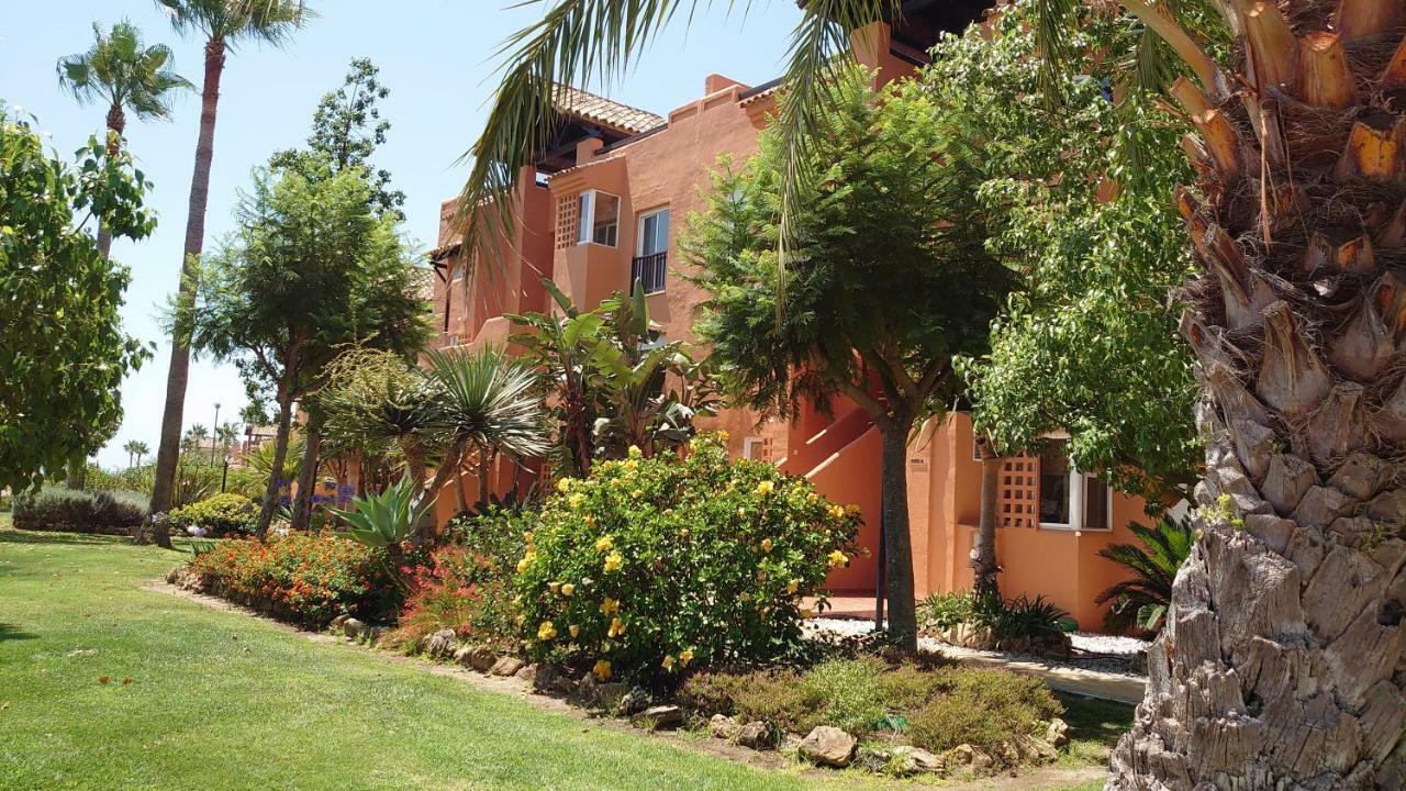 Casares Del Sol Penthouse Lägenhet Exteriör bild