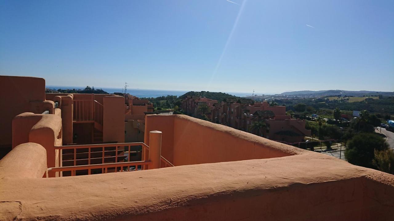 Casares Del Sol Penthouse Lägenhet Exteriör bild