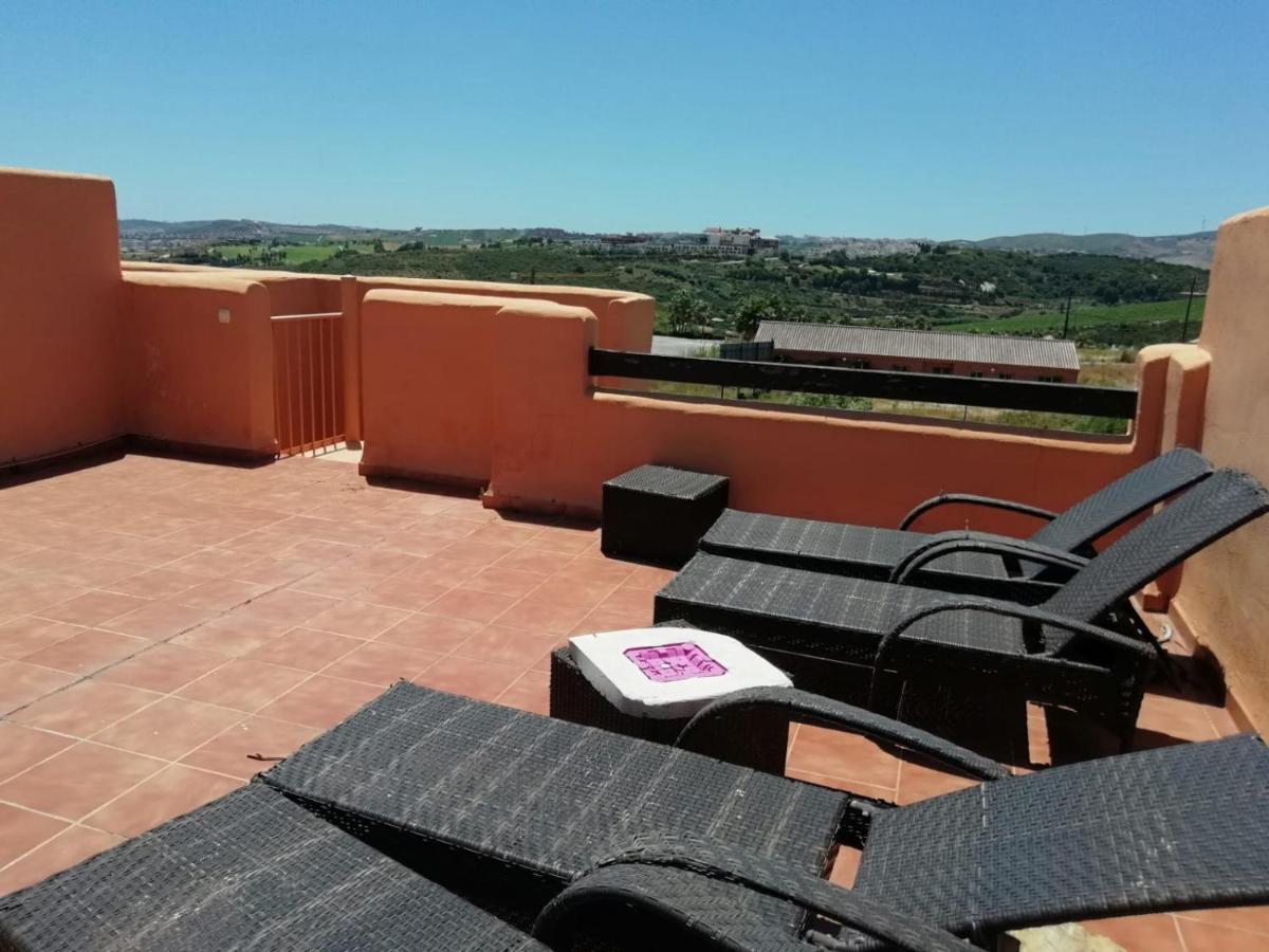 Casares Del Sol Penthouse Lägenhet Exteriör bild