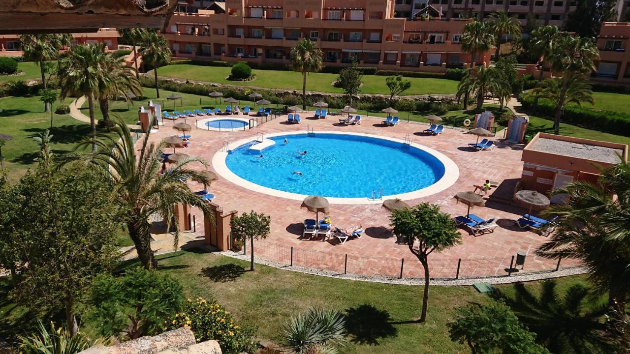 Casares Del Sol Penthouse Lägenhet Exteriör bild