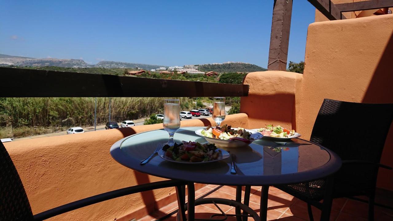 Casares Del Sol Penthouse Lägenhet Exteriör bild